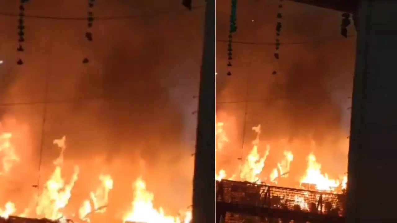 दिल्ली के लाल किला मेट्रो स्टेशन के पास कार में विस्फोट, 8 की मौत, 7 घायल, -दीपक मौर्य-